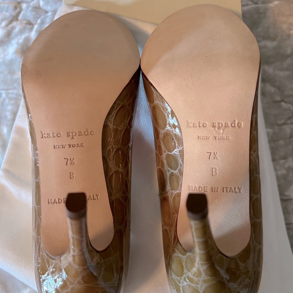 NEW IN BOX KATE SPADE KAROLINA CAMEL CROC HEELS SIZE 7.5 - Picture 11 of 13